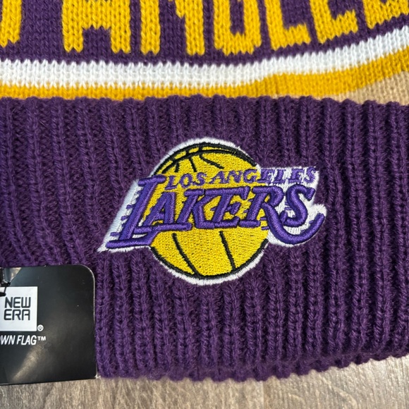 New Era Los Angeles Lakers Cuffed Knit Pom Beanie Hat Purple OSFM New With Tags - Picture 4 of 9